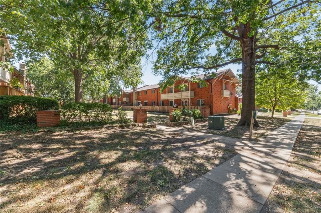 Photo 41 of 55 - 9591 Outlook Drive, Overland Park, KS 66207