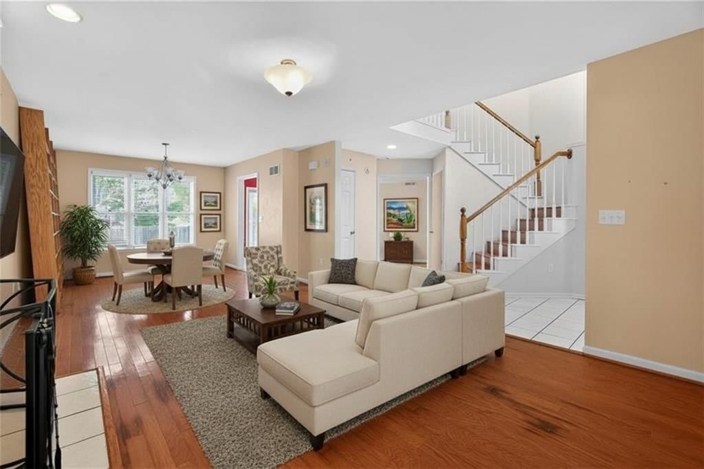 2810 Gill Avenue — photo 6