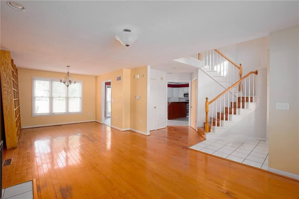 2810 Gill Avenue — photo 8