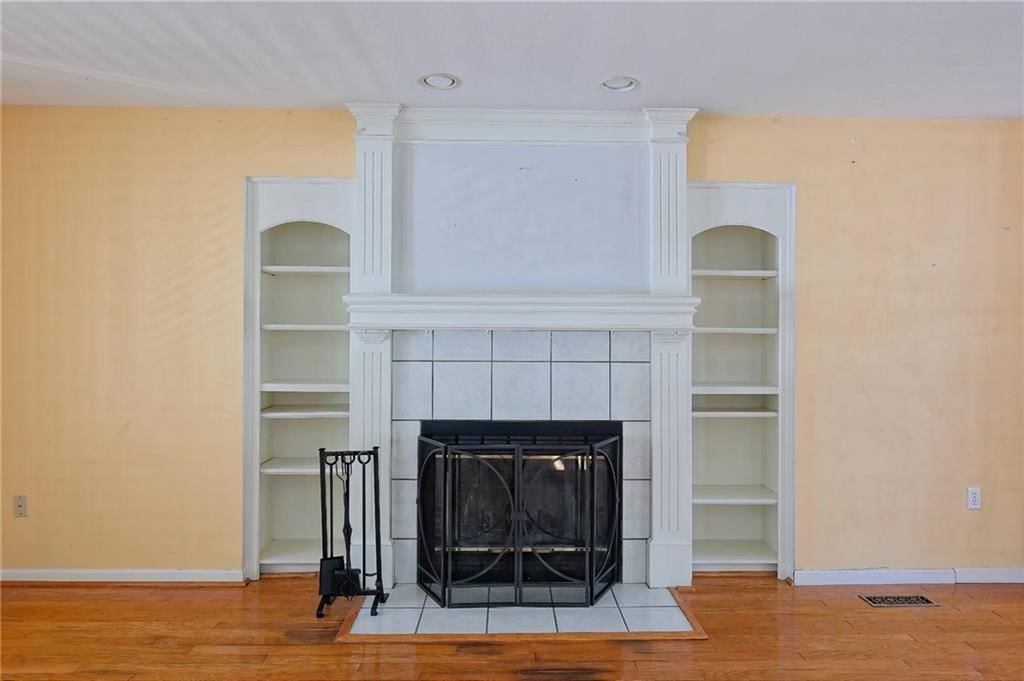 2810 Gill Avenue — photo 12