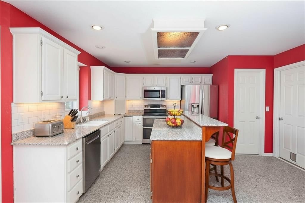 2810 Gill Avenue — photo 14