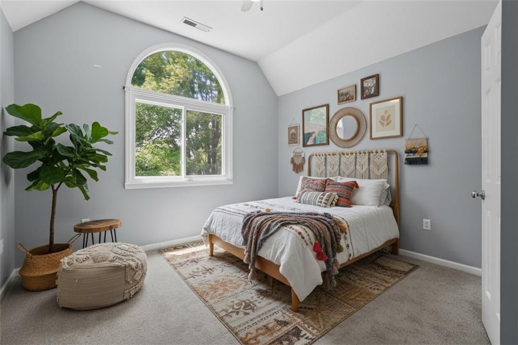 2810 Gill Avenue — photo 40