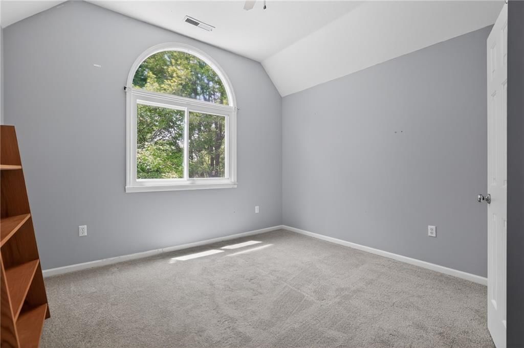 2810 Gill Avenue — photo 41
