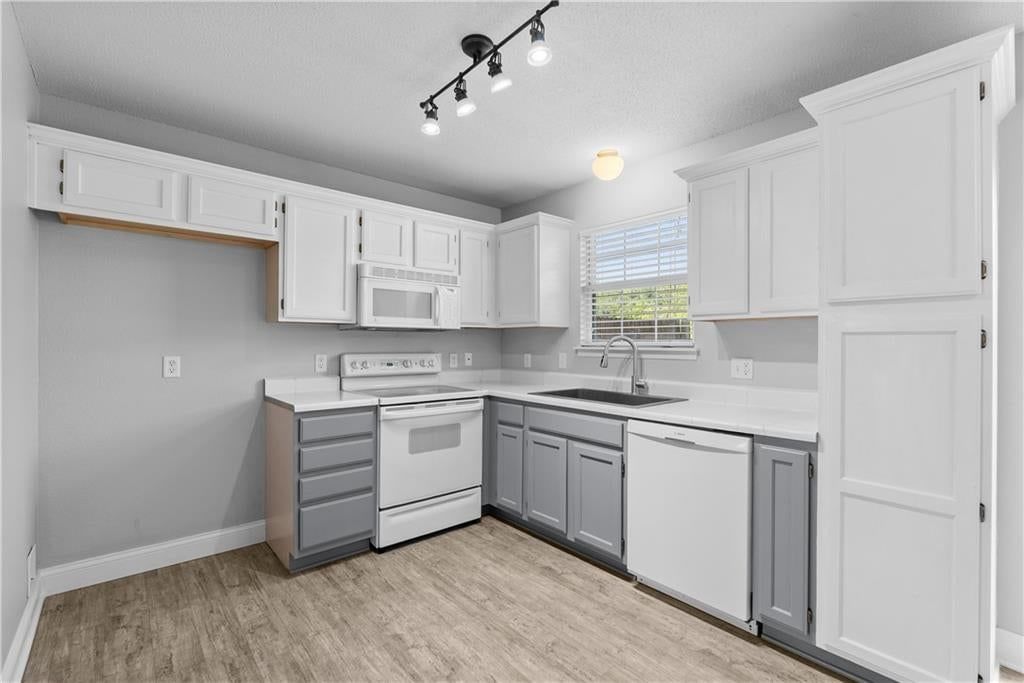 5776 NW Plantation Circle — photo 11