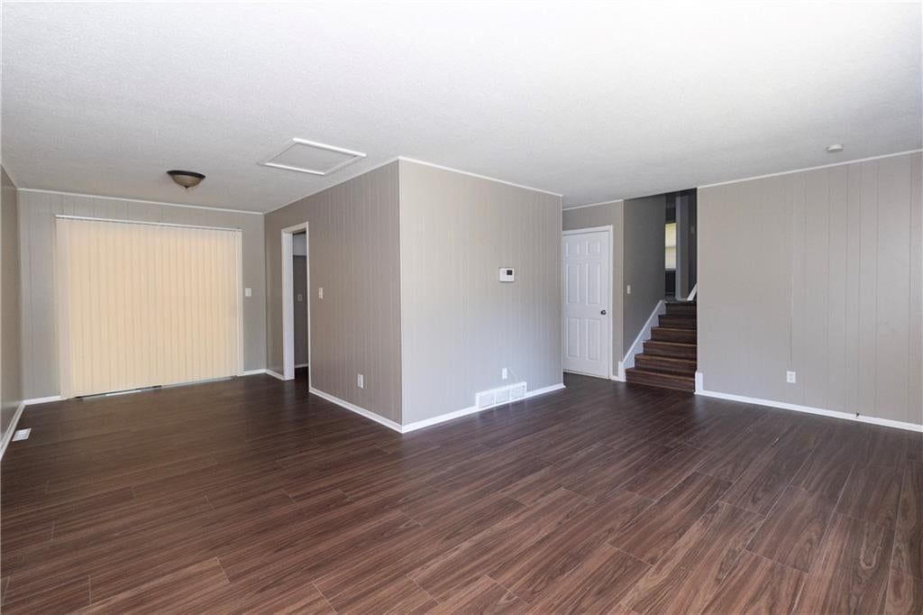 11815 Armitage Drive, Kansas City, MO: listing photo 3