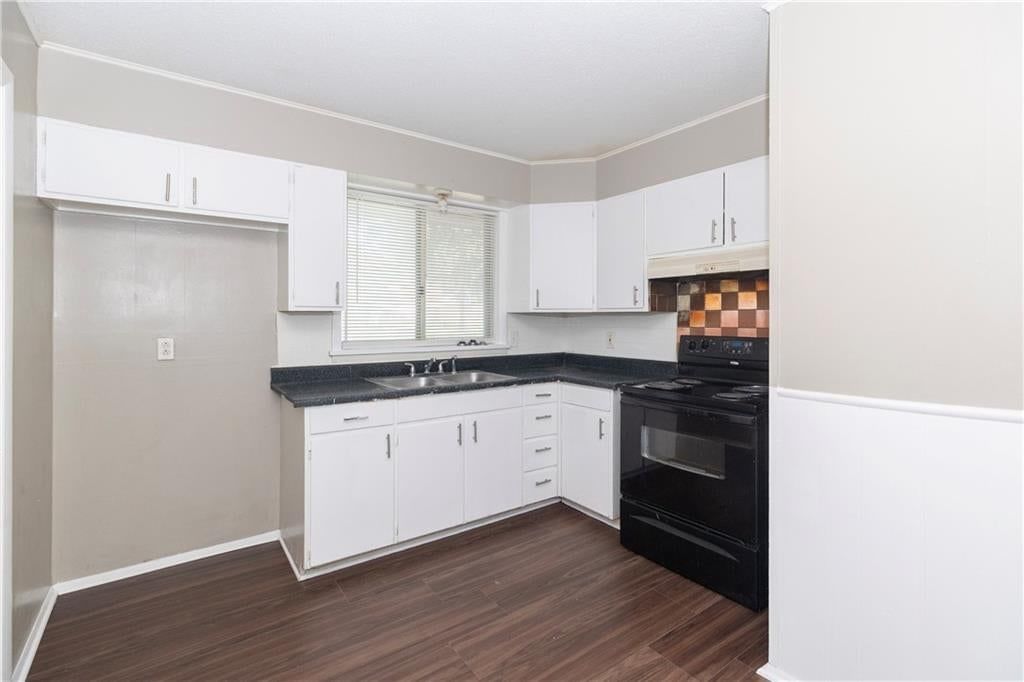 Photo 5 of 23, 11815 Armitage Drive, Kansas City, MO 64134