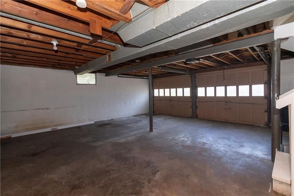 Photo 14 of 23, 11815 Armitage Drive, Kansas City, MO 64134