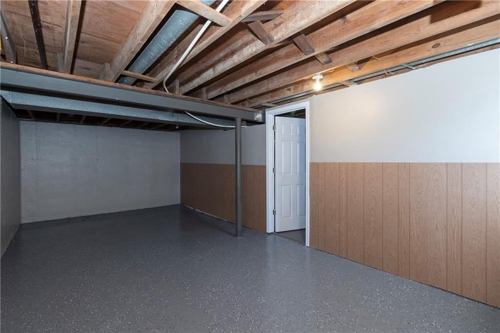 Photo 17 of 23 - 11815 Armitage Drive, Kansas City, MO 64134