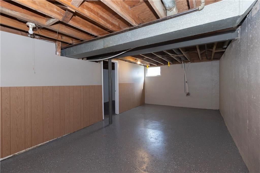 Photo 18 of 23 - 11815 Armitage Drive, Kansas City, MO 64134