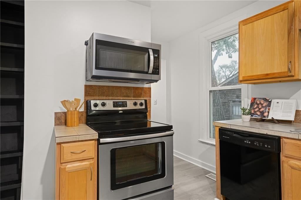 1406 W 45th Street — photo 15