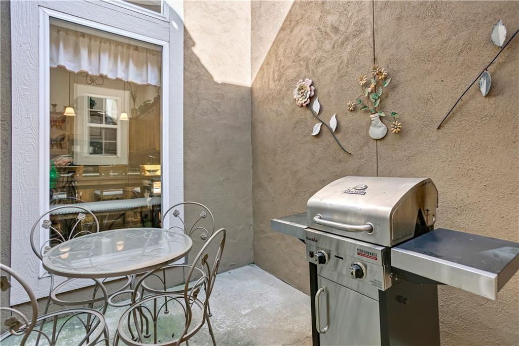 Photo 18 of 33 - 16067 S BROOKFIELD Street, Olathe, KS 66062