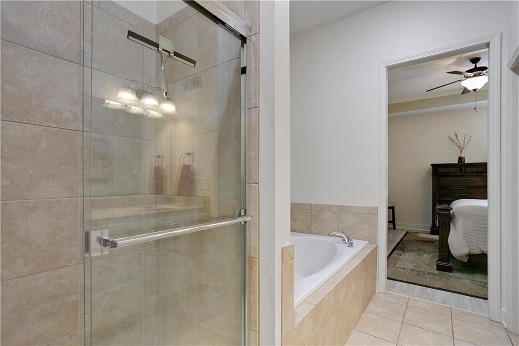 Photo 23 of 33 - 16067 S BROOKFIELD Street, Olathe, KS 66062