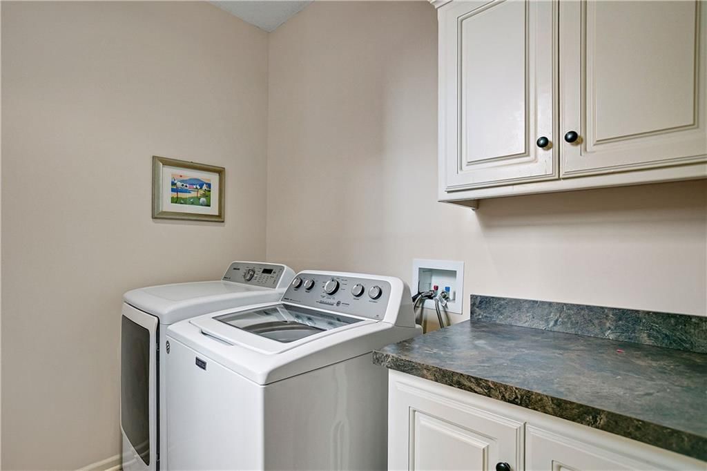 Photo 25 of 33 - 16067 S BROOKFIELD Street, Olathe, KS 66062