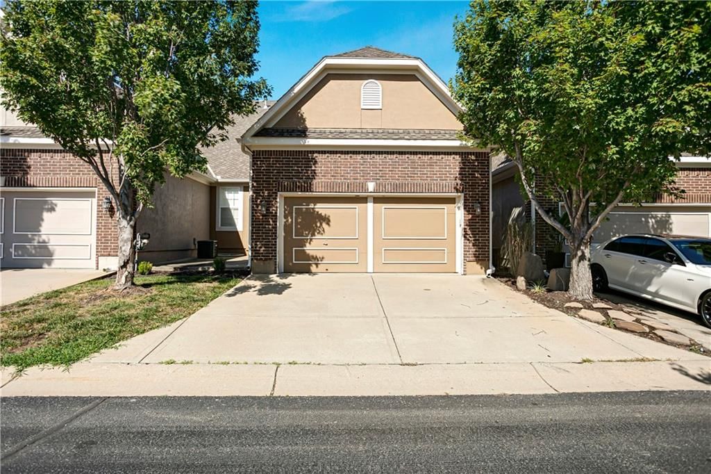Photo 31 of 33 - 16067 S BROOKFIELD Street, Olathe, KS 66062