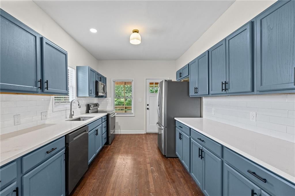 Photo 7 of 24 - 11 S Tremont Street, Kansas City, KS 66101