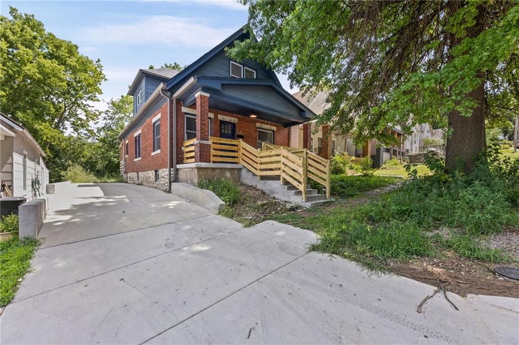 11 S Tremont Street, Kansas City, KS: listing photo 3