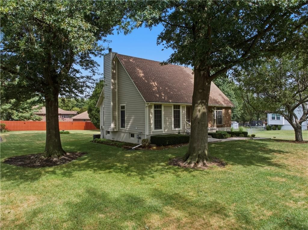 748 S Peculiar Drive — photo 5