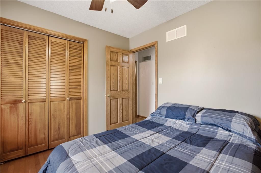 748 S Peculiar Drive — photo 25