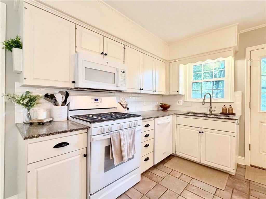 407 Linden Place — photo 3