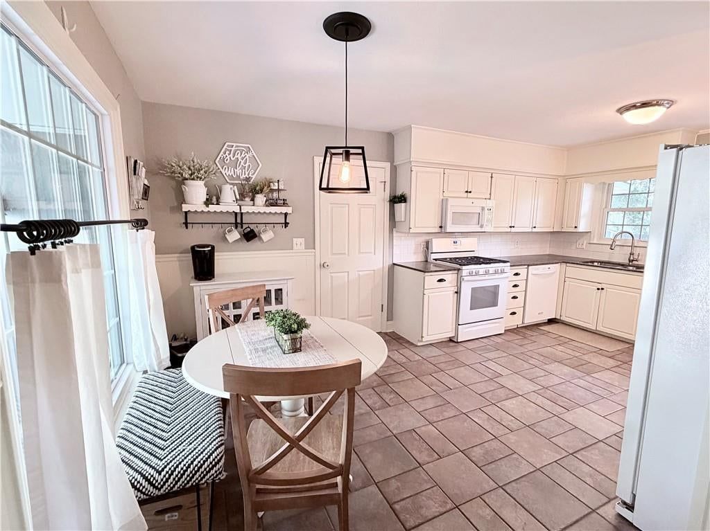 407 Linden Place — photo 4