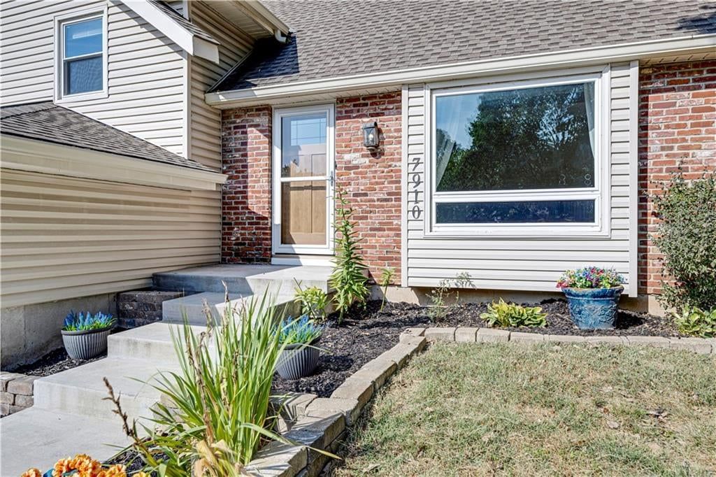 7910 Rene Street — photo 2