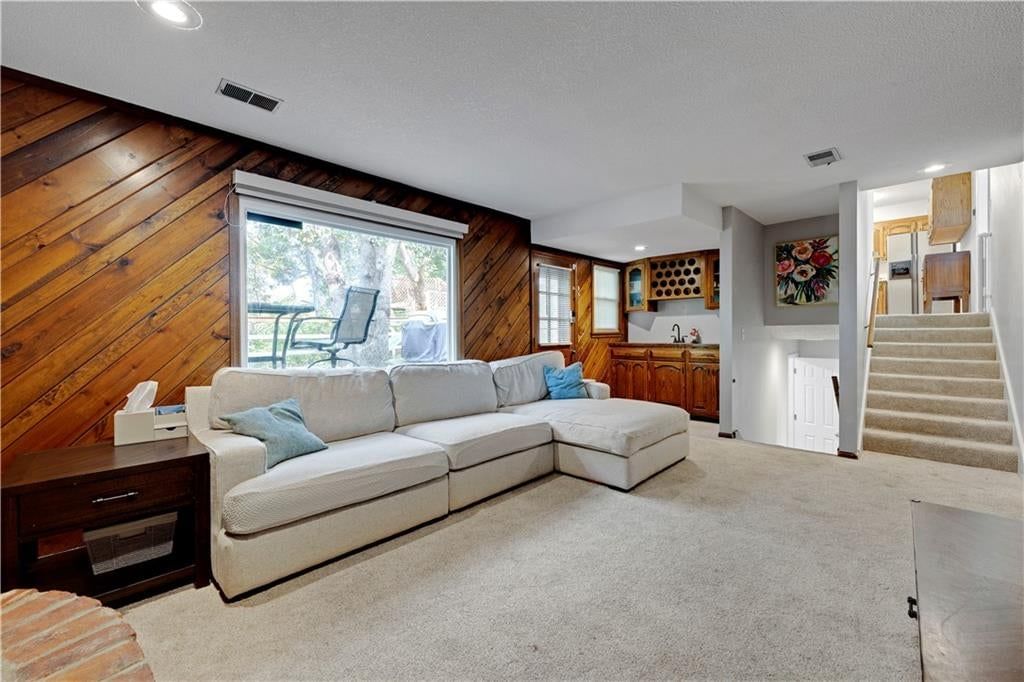 7910 Rene Street — photo 16