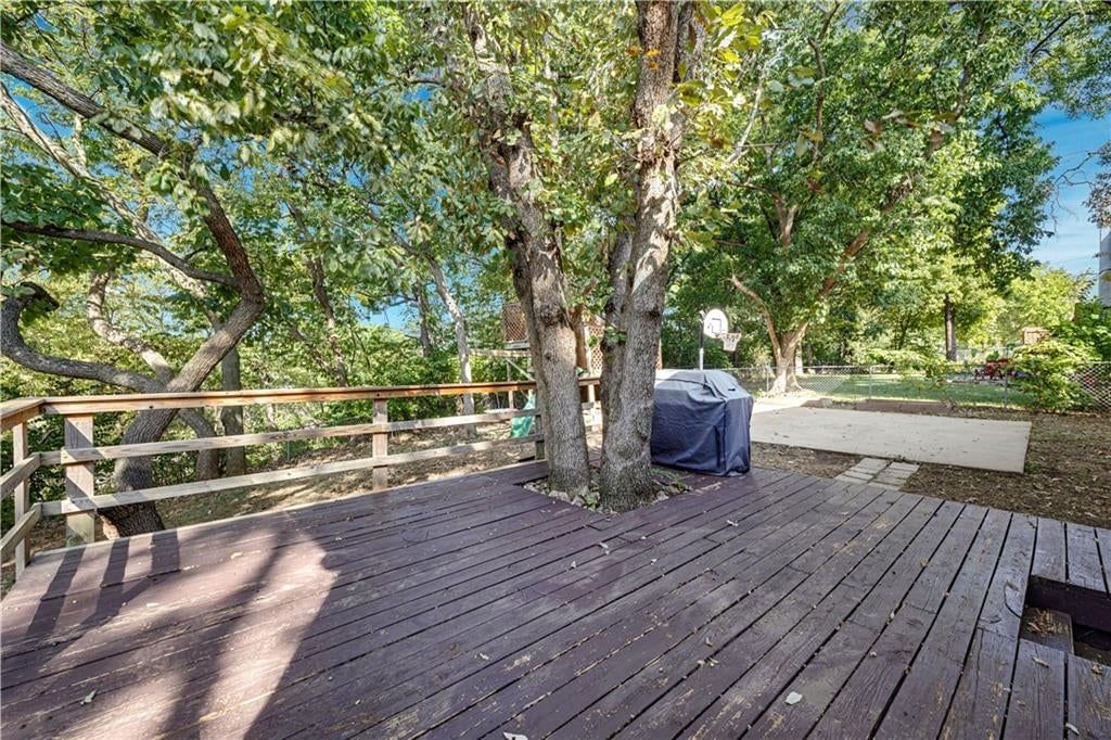 7910 Rene Street — photo 32
