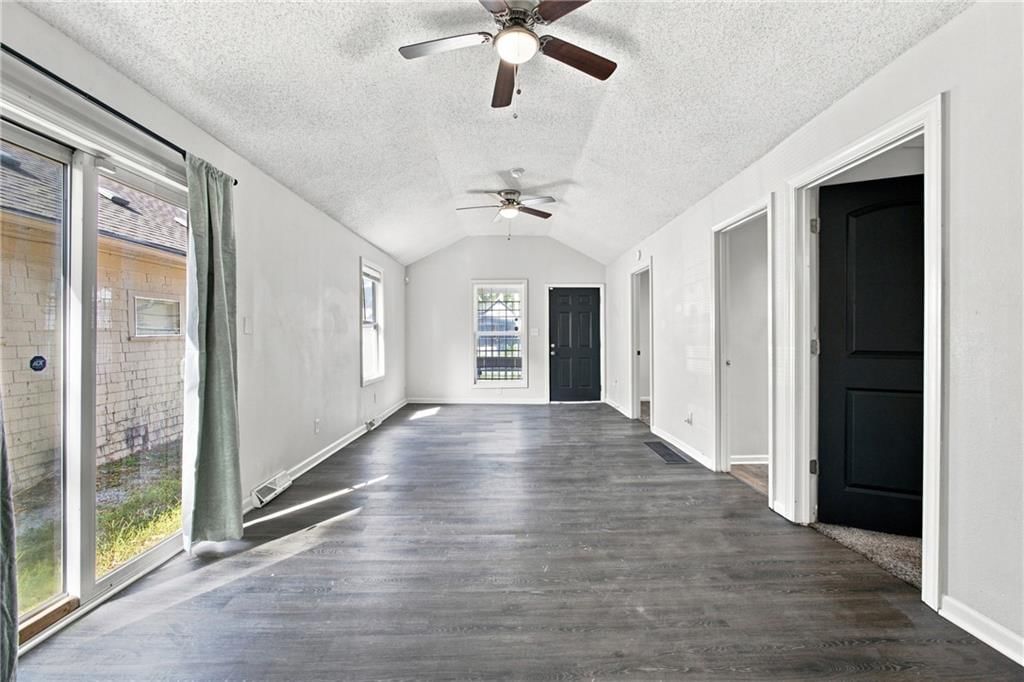 113 Topping Avenue — photo 4