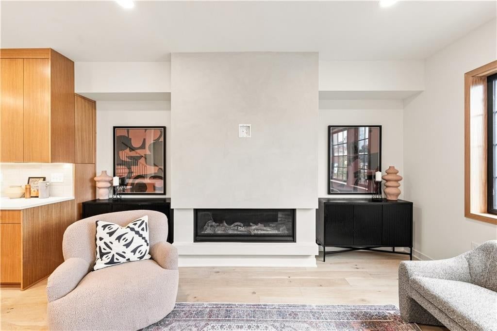 1907 Locust Street — photo 16