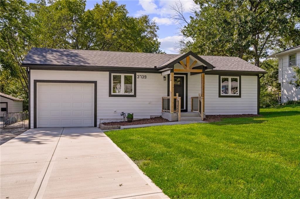 Photo 4 of 47, 3739 Meadow Lane, Kansas City, MO 64137