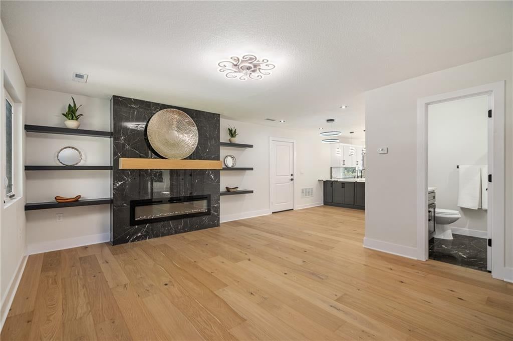 Photo 9 of 47, 3739 Meadow Lane, Kansas City, MO 64137