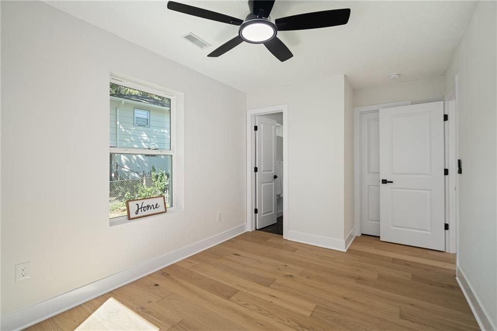 Photo 25 of 47 - 3739 Meadow Lane, Kansas City, MO 64137