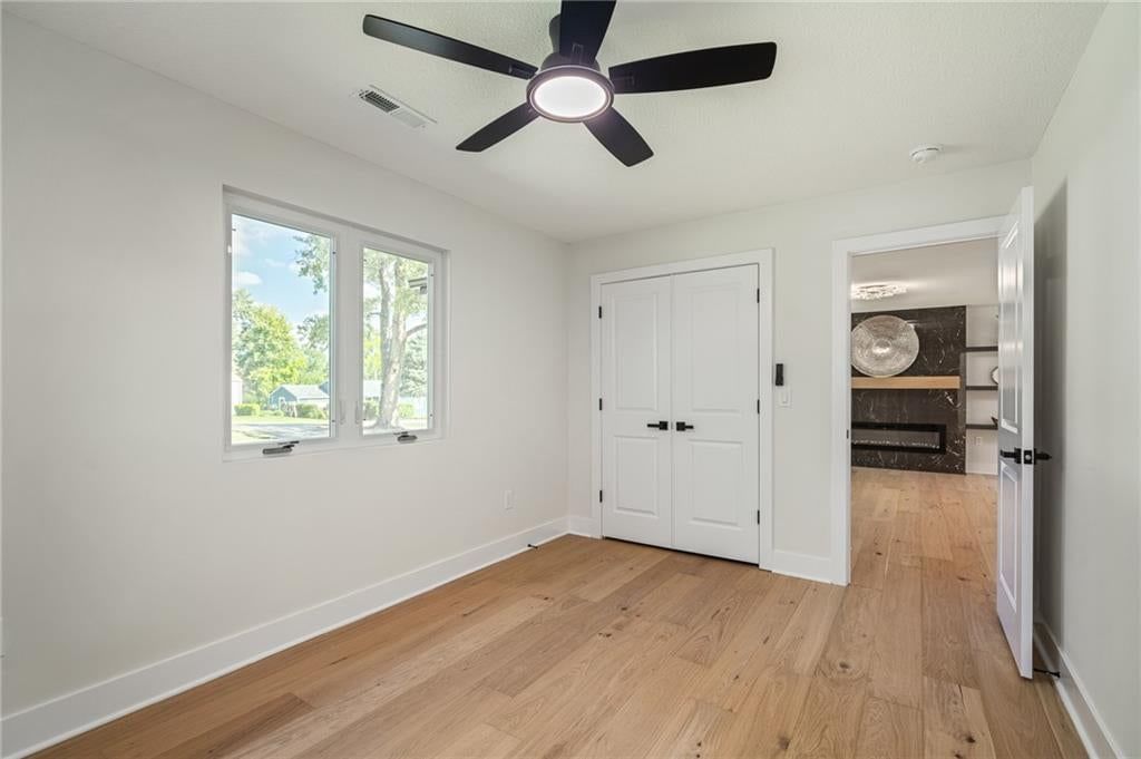 Photo 29 of 47 - 3739 Meadow Lane, Kansas City, MO 64137