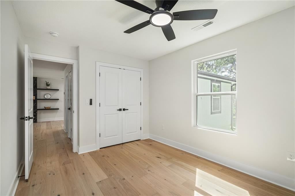 Photo 33 of 47 - 3739 Meadow Lane, Kansas City, MO 64137