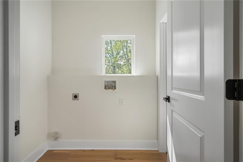 Photo 36 of 47 - 3739 Meadow Lane, Kansas City, MO 64137