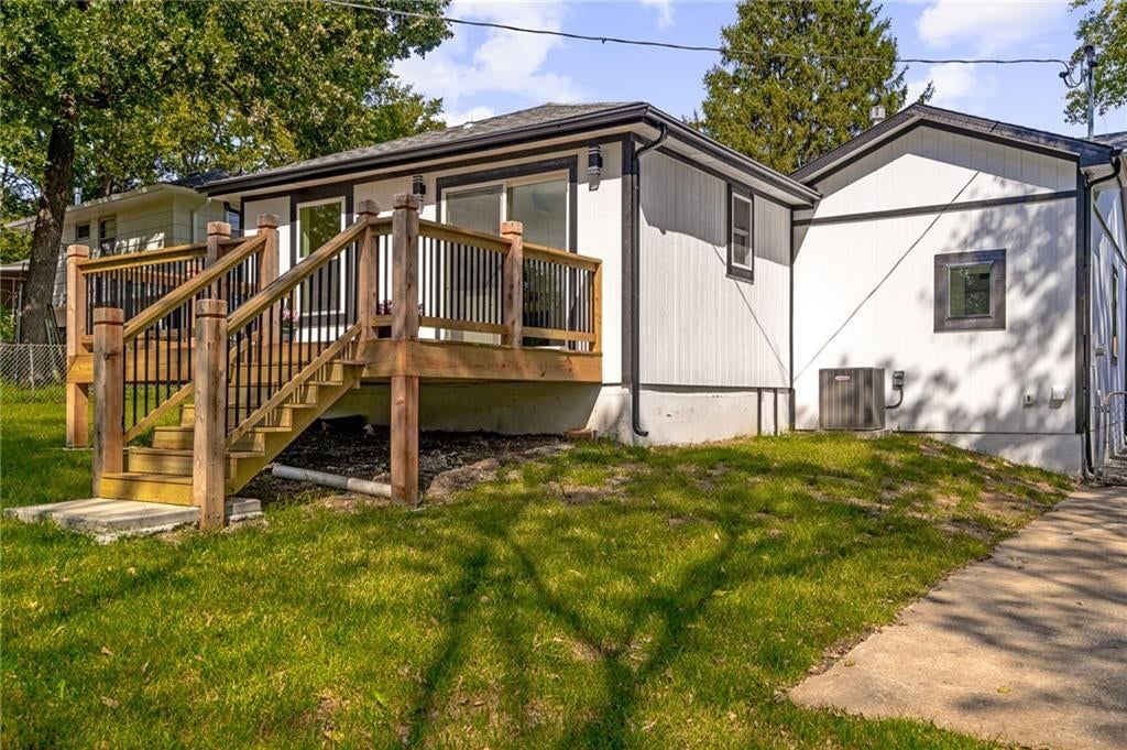 Photo 39 of 47 - 3739 Meadow Lane, Kansas City, MO 64137