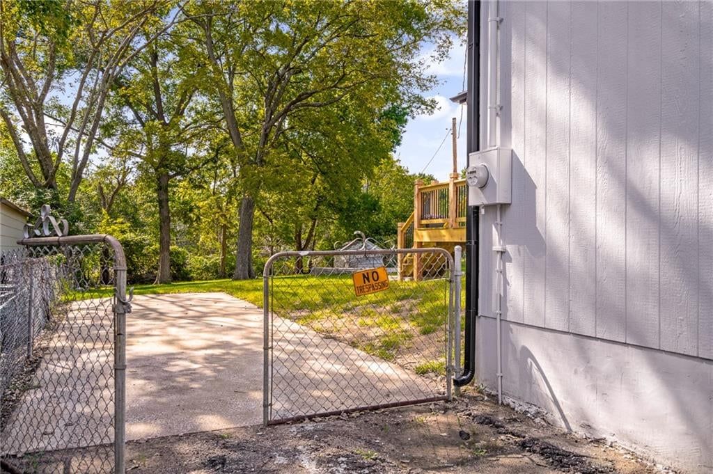 Photo 46 of 47 - 3739 Meadow Lane, Kansas City, MO 64137