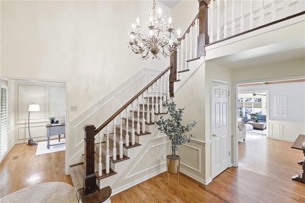Photo 8 of 84 - 4001 W 101st Terrace, Overland Park, KS 66207