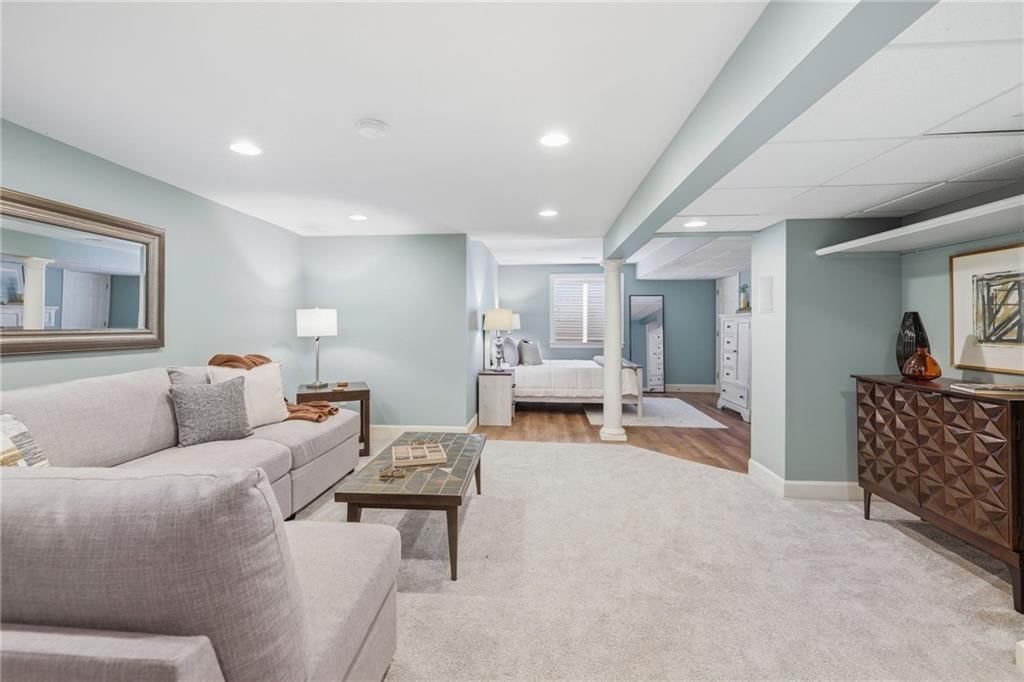Photo 68 of 84 - 4001 W 101st Terrace, Overland Park, KS 66207
