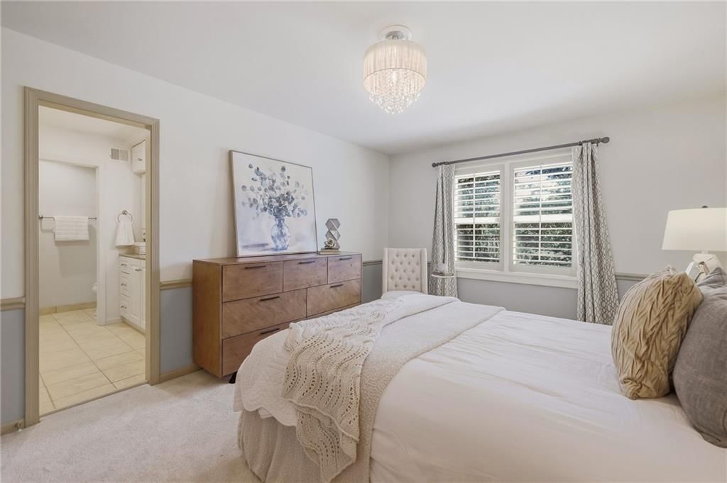 Photo 61 of 84 - 4001 W 101st Terrace, Overland Park, KS 66207