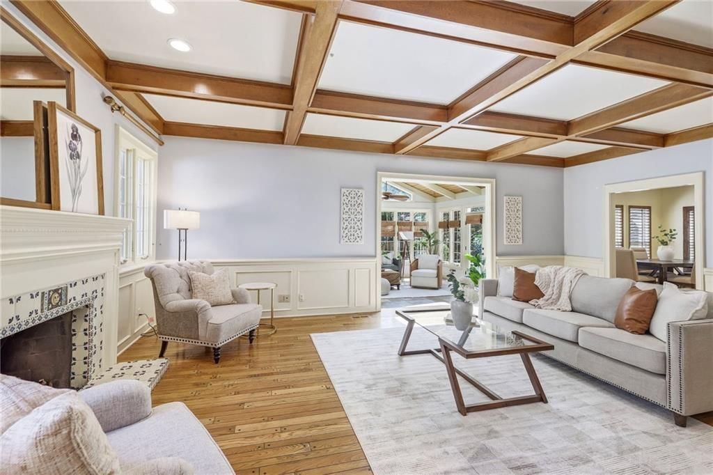 Photo 19 of 84 - 4001 W 101st Terrace, Overland Park, KS 66207