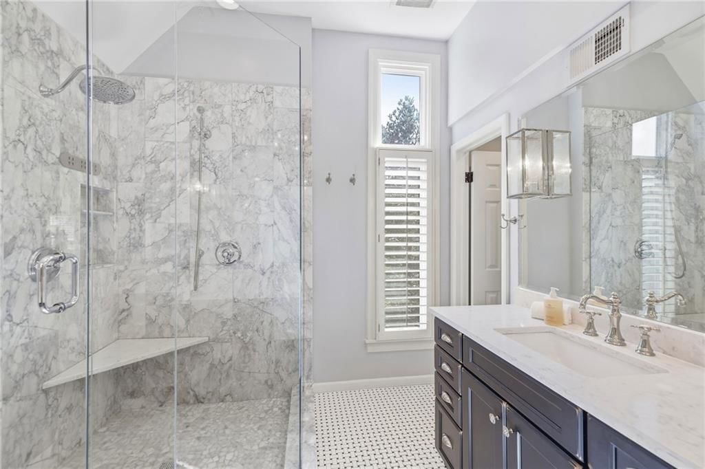 Photo 48 of 84 - 4001 W 101st Terrace, Overland Park, KS 66207