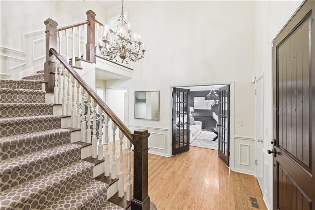 Photo 9 of 84 - 4001 W 101st Terrace, Overland Park, KS 66207