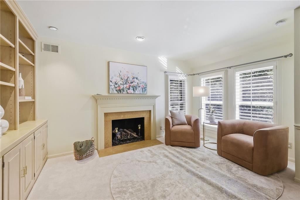 Photo 43 of 84 - 4001 W 101st Terrace, Overland Park, KS 66207