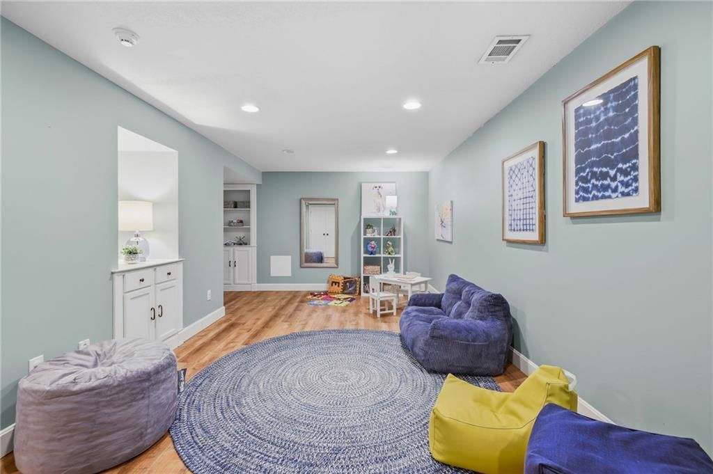 Photo 64 of 84 - 4001 W 101st Terrace, Overland Park, KS 66207