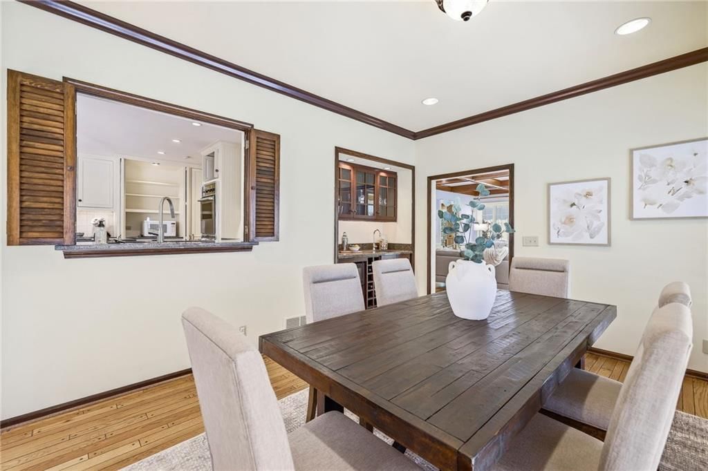 Photo 26 of 84 - 4001 W 101st Terrace, Overland Park, KS 66207