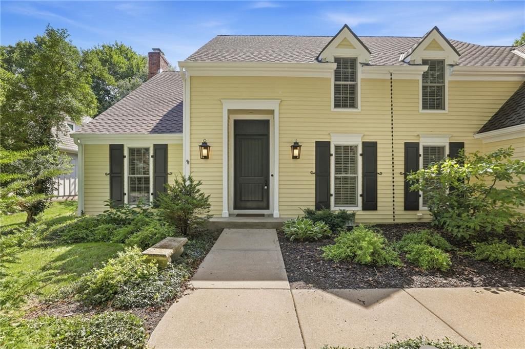 Photo 6 of 84 - 4001 W 101st Terrace, Overland Park, KS 66207