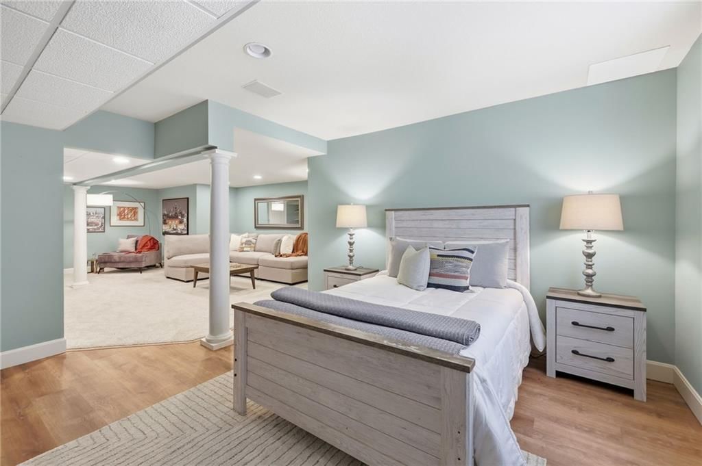 Photo 70 of 84 - 4001 W 101st Terrace, Overland Park, KS 66207