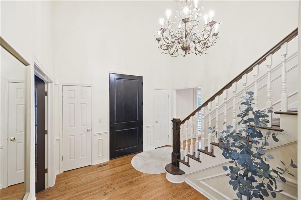 Photo 7 of 84 - 4001 W 101st Terrace, Overland Park, KS 66207