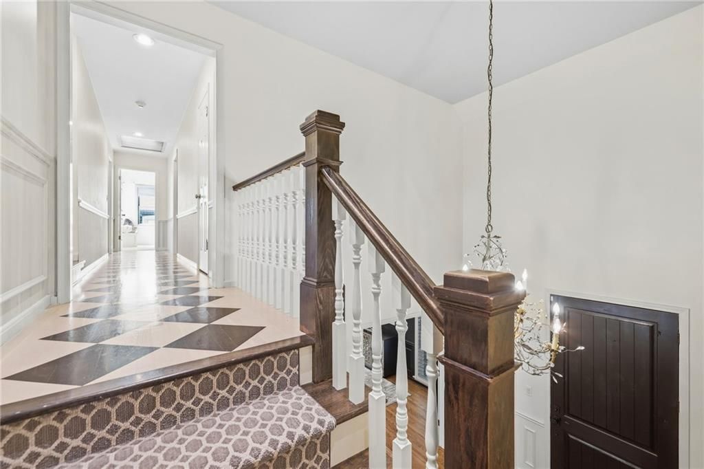 Photo 39 of 84 - 4001 W 101st Terrace, Overland Park, KS 66207